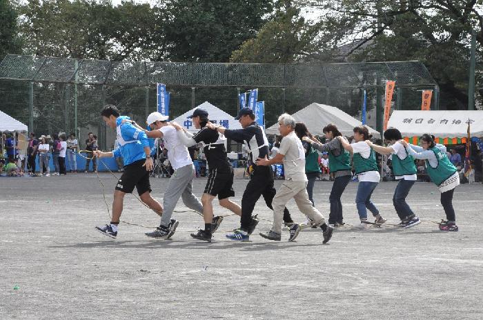 次々と抜き去った百足競争