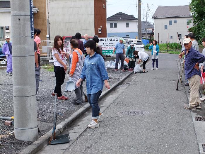 ご近所総出で清掃活動