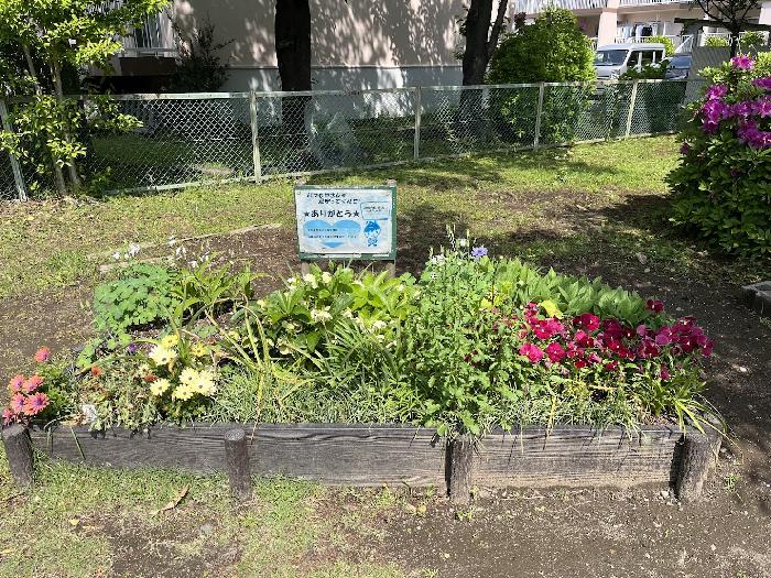 花壇もきれいに整備されています。